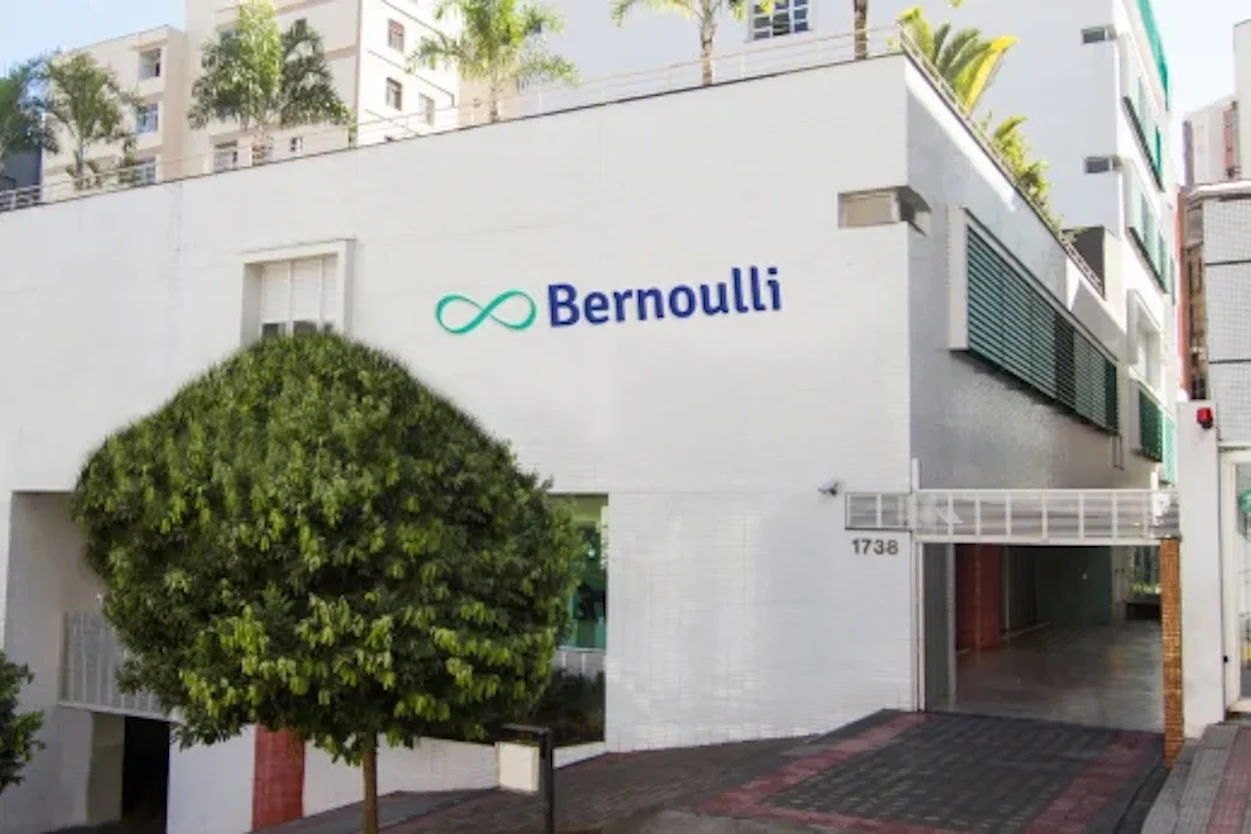 Bernoulli Educação Abre Vaga Para Auxiliar De Serviços Gerais ...